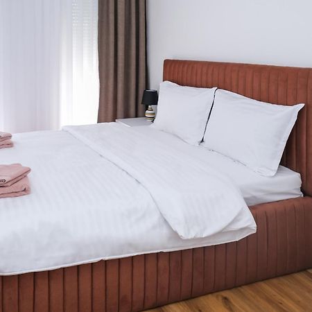 Nest Apartments Gjakova Extérieur photo