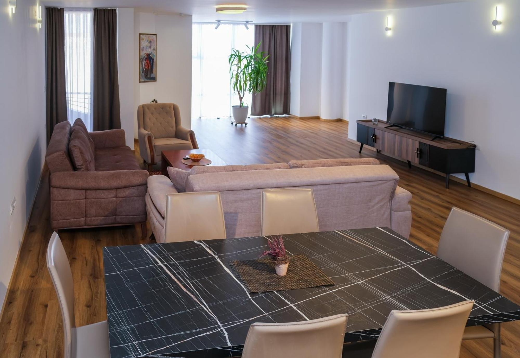 Nest Apartments Gjakova Extérieur photo