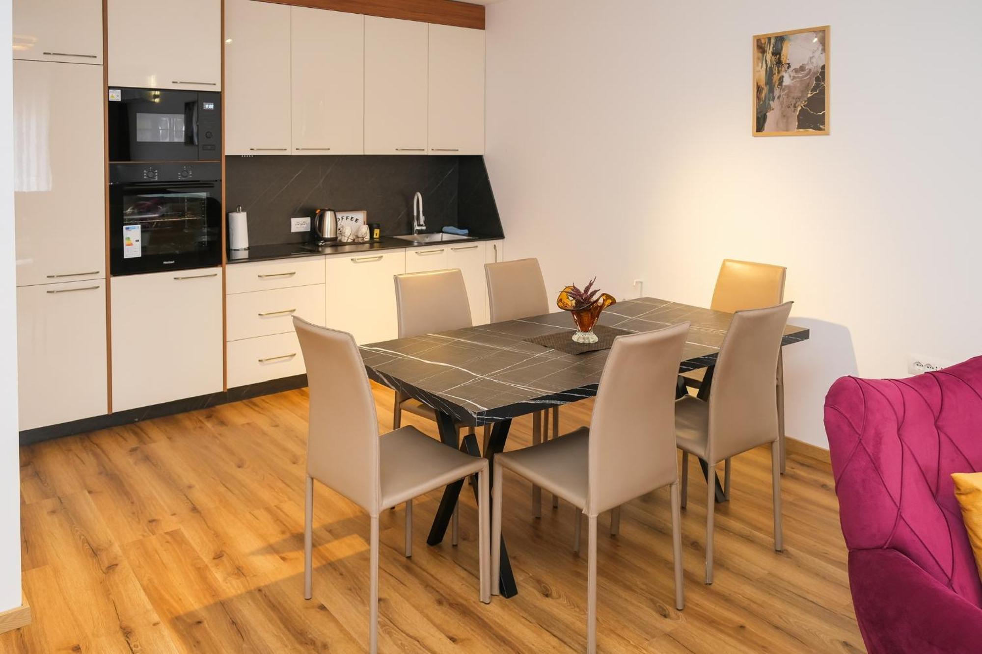 Nest Apartments Gjakova Extérieur photo