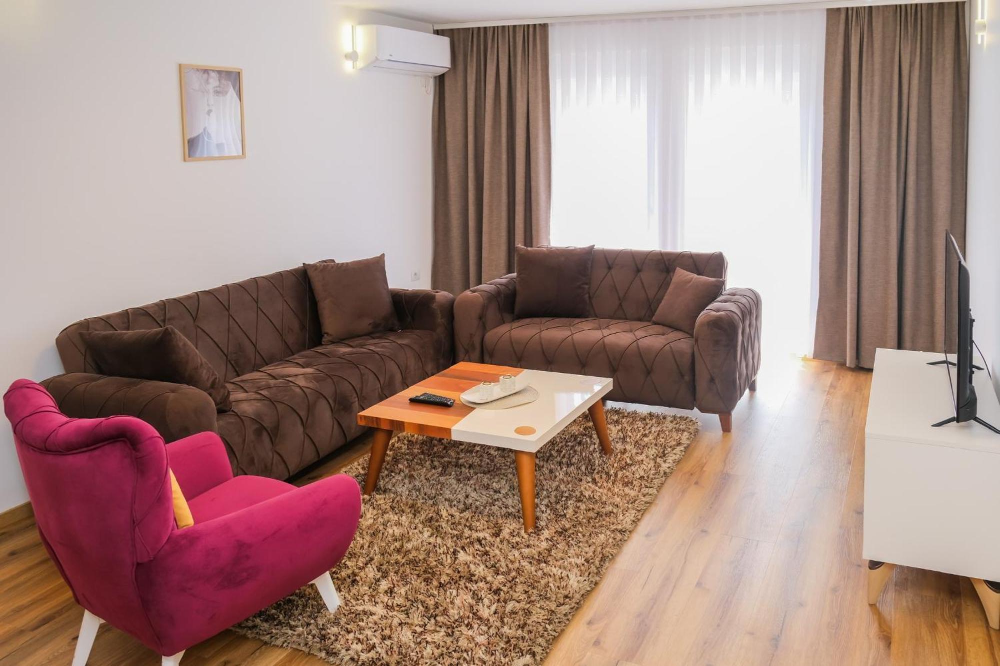 Nest Apartments Gjakova Extérieur photo